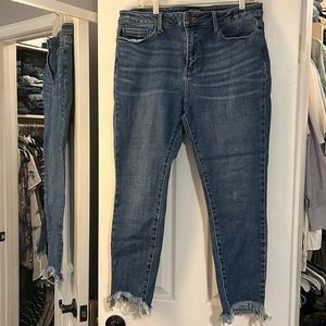 Judy Blue, skinny fit, shark bit bottoms